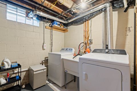 Tiny photo for 426 W Faribault St, Duluth, MN 55804 (MLS # 6123509)