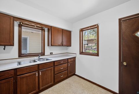 Tiny photo for 2711 W 9th St, Duluth, MN 55806 (MLS # 6125568)