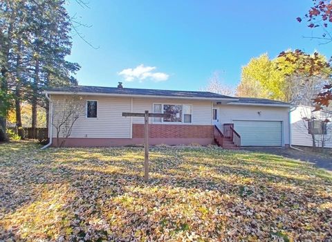 Photo of 709 29th St, Cloquet, MN 55720 (MLS # 6122813)