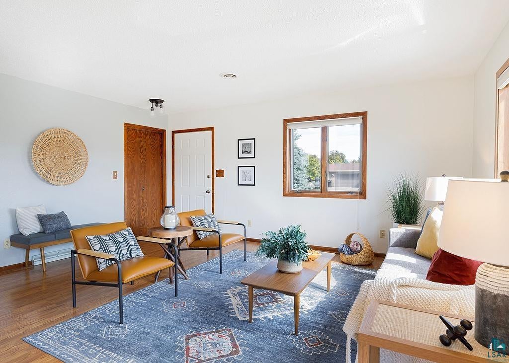 3217 Cumming Ave