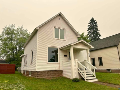 Tiny photo for 827 9th Ave, Two Harbors, MN 55616 (MLS # 6126771)