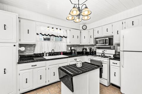 Tiny photo for 4128 W 4th St, Duluth, MN 55807 (MLS # 6122419)