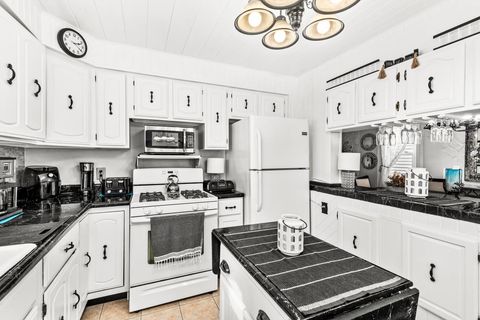 Tiny photo for 4128 W 4th St, Duluth, MN 55807 (MLS # 6122419)