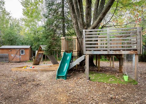 Tiny photo for 1807 Lakeview Dr, Duluth, MN 55803 (MLS # 6122403)