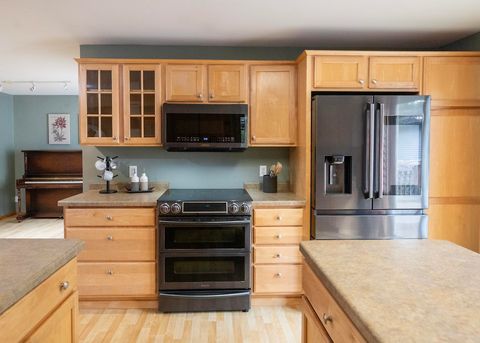 Tiny photo for 1807 Lakeview Dr, Duluth, MN 55803 (MLS # 6122403)