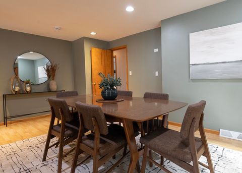 Tiny photo for 1807 Lakeview Dr, Duluth, MN 55803 (MLS # 6122403)