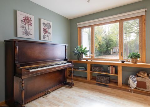 Tiny photo for 1807 Lakeview Dr, Duluth, MN 55803 (MLS # 6122403)