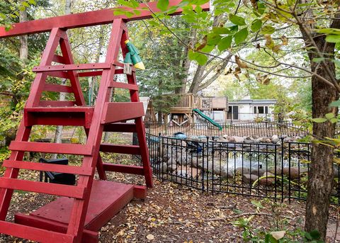 Tiny photo for 1807 Lakeview Dr, Duluth, MN 55803 (MLS # 6122403)