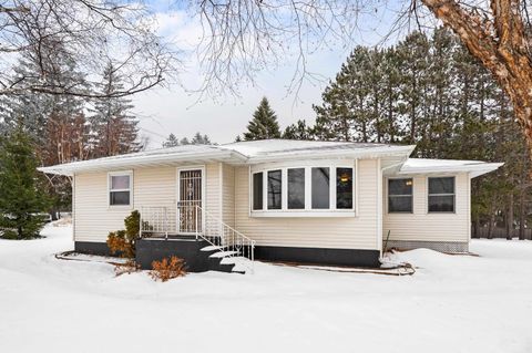 Photo of 2202 Sahlman Ave, Cloquet, MN 55720 (MLS # 6123301)
