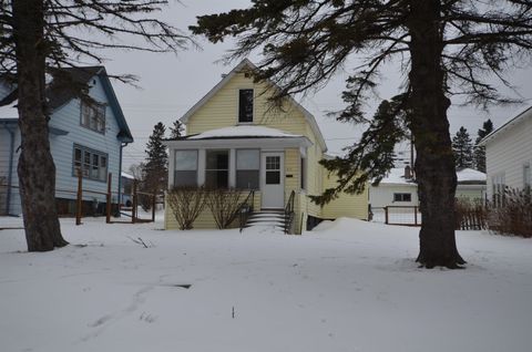 Photo of 411 8th Ave, Two Harbors, MN 55616 (MLS # 6123295)