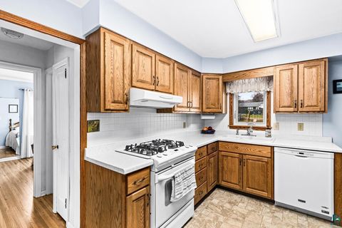 Tiny photo for 4823 Peabody St, Duluth, MN 55804 (MLS # 6124975)