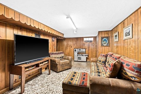 Tiny photo for 4823 Peabody St, Duluth, MN 55804 (MLS # 6124975)