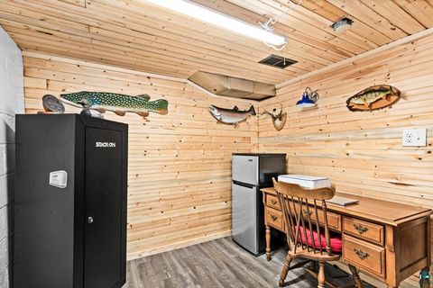 Tiny photo for 4823 Peabody St, Duluth, MN 55804 (MLS # 6124975)