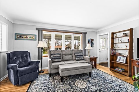 Tiny photo for 4823 Peabody St, Duluth, MN 55804 (MLS # 6124975)