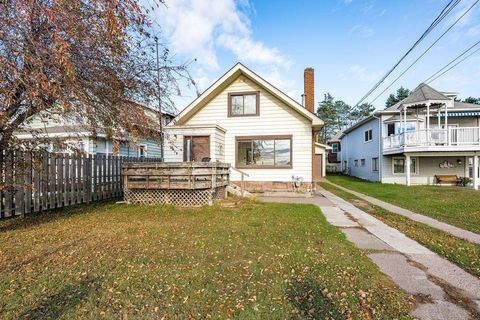 Photo of 3618 Minnesota Ave, Duluth, MN 55802 (MLS # 6122578)