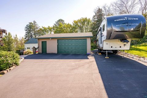 Tiny photo for 1101 W Skyline Pkwy, Duluth, MN 55806 (MLS # 6124501)