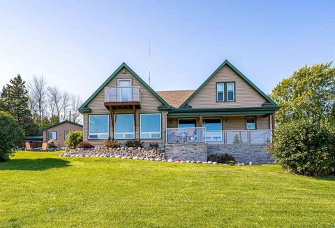 Photo of 1101 W Skyline Pkwy, Duluth, MN 55806 (MLS # 6124501)