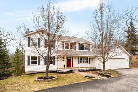Photo of 1504 Minneapolis Ave, Duluth, MN 55803 (MLS # 6124915)