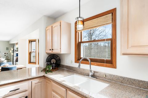 Tiny photo for 1504 Minneapolis Ave, Duluth, MN 55803 (MLS # 6124915)