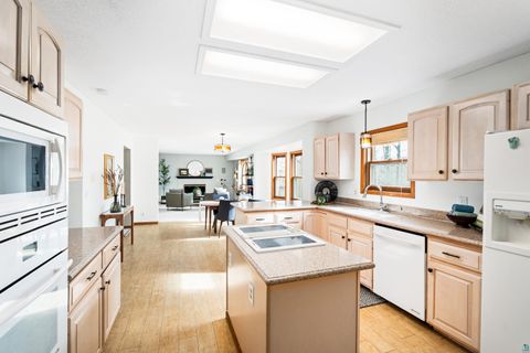 Tiny photo for 1504 Minneapolis Ave, Duluth, MN 55803 (MLS # 6124915)