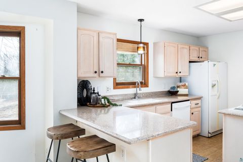 Tiny photo for 1504 Minneapolis Ave, Duluth, MN 55803 (MLS # 6124915)