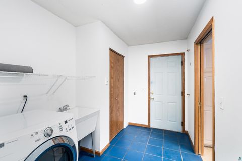 Tiny photo for 1504 Minneapolis Ave, Duluth, MN 55803 (MLS # 6124915)