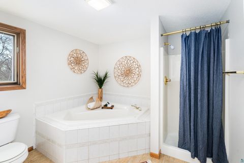 Tiny photo for 1504 Minneapolis Ave, Duluth, MN 55803 (MLS # 6124915)