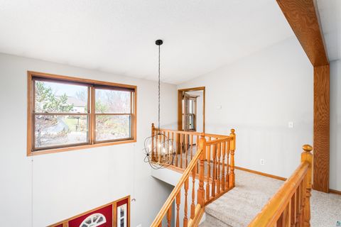 Tiny photo for 1504 Minneapolis Ave, Duluth, MN 55803 (MLS # 6124915)