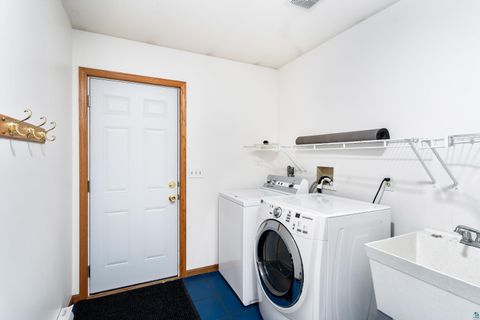 Tiny photo for 1504 Minneapolis Ave, Duluth, MN 55803 (MLS # 6124915)
