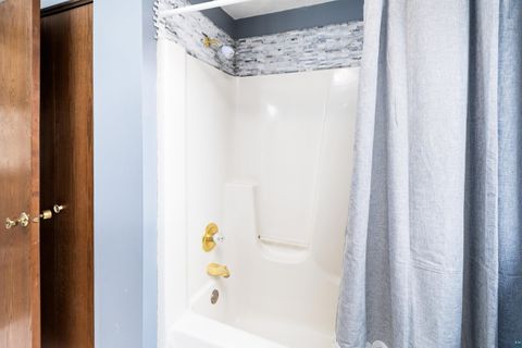Tiny photo for 1504 Minneapolis Ave, Duluth, MN 55803 (MLS # 6124915)