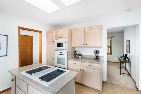 Tiny photo for 1504 Minneapolis Ave, Duluth, MN 55803 (MLS # 6124915)