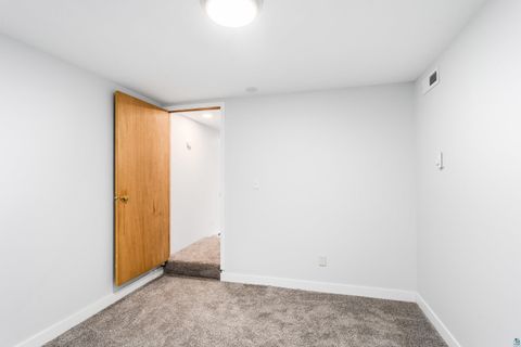 Tiny photo for 1504 Minneapolis Ave, Duluth, MN 55803 (MLS # 6124915)
