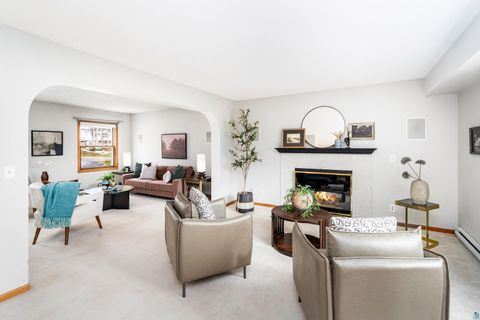 Tiny photo for 1504 Minneapolis Ave, Duluth, MN 55803 (MLS # 6124915)