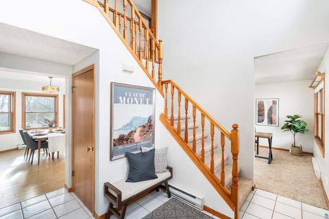 Tiny photo for 1504 Minneapolis Ave, Duluth, MN 55803 (MLS # 6124915)