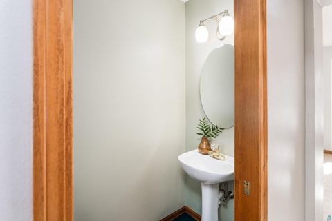 Tiny photo for 1504 Minneapolis Ave, Duluth, MN 55803 (MLS # 6124915)
