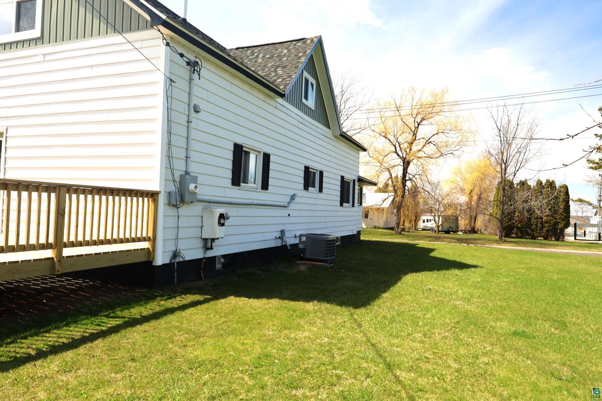 2102 E Main St