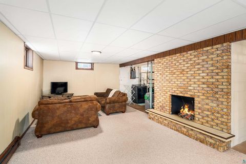 Tiny photo for 1715 Dodge Ave, Duluth, MN 55811 (MLS # 6124192)