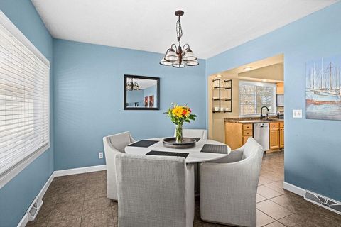 Tiny photo for 2502 W 15th St, Duluth, MN 55806 (MLS # 6123626)