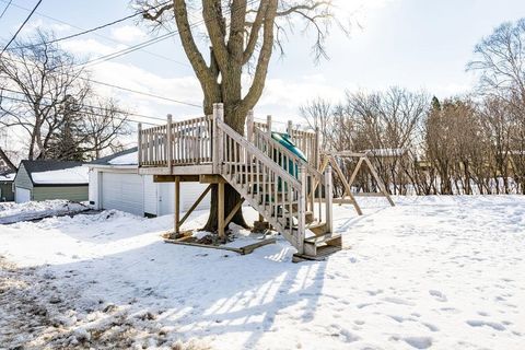 Tiny photo for 2502 W 15th St, Duluth, MN 55806 (MLS # 6123626)