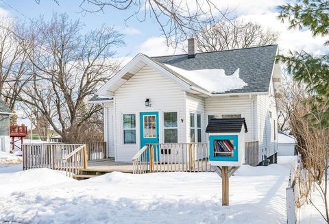 Photo of 2502 W 15th St, Duluth, MN 55806 (MLS # 6123626)