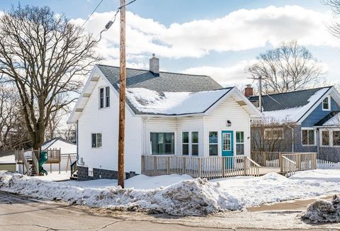 Tiny photo for 2502 W 15th St, Duluth, MN 55806 (MLS # 6123626)