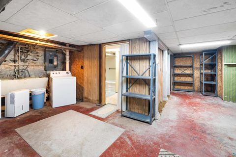 Tiny photo for 2101 E 1st St, Duluth, MN 55812 (MLS # 6125732)