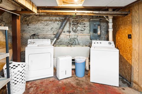 Tiny photo for 2101 E 1st St, Duluth, MN 55812 (MLS # 6125732)