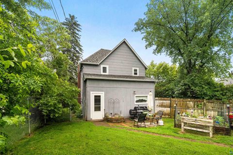 Tiny photo for 2101 E 1st St, Duluth, MN 55812 (MLS # 6125732)