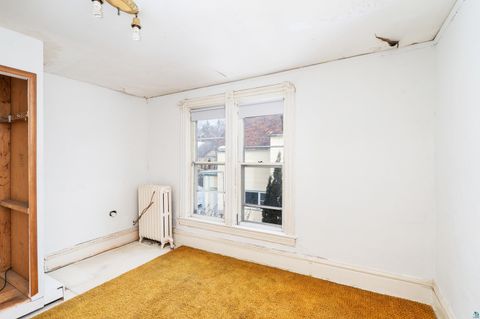 Tiny photo for 2101 E 1st St, Duluth, MN 55812 (MLS # 6125732)