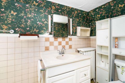 Tiny photo for 2101 E 1st St, Duluth, MN 55812 (MLS # 6125732)