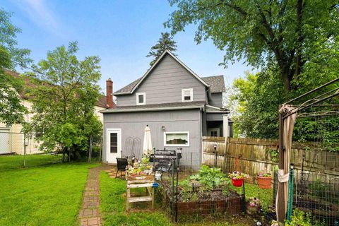 Tiny photo for 2101 E 1st St, Duluth, MN 55812 (MLS # 6125732)