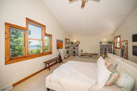 Tiny photo for 3239 S Lake Ave, Duluth, MN 55802 (MLS # 6122478)