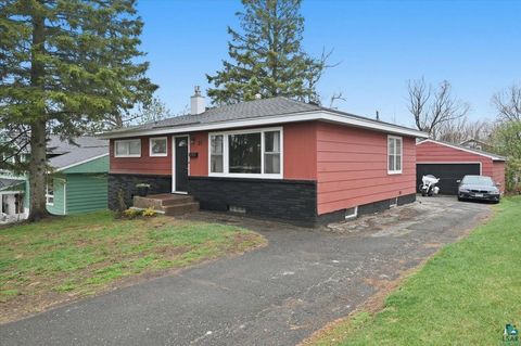 Photo of 51 E Owatonna St, Duluth, MN 55803 (MLS # 6125319)