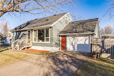 Tiny photo for 32 W Palm St, Duluth, MN 55811 (MLS # 6122975)
